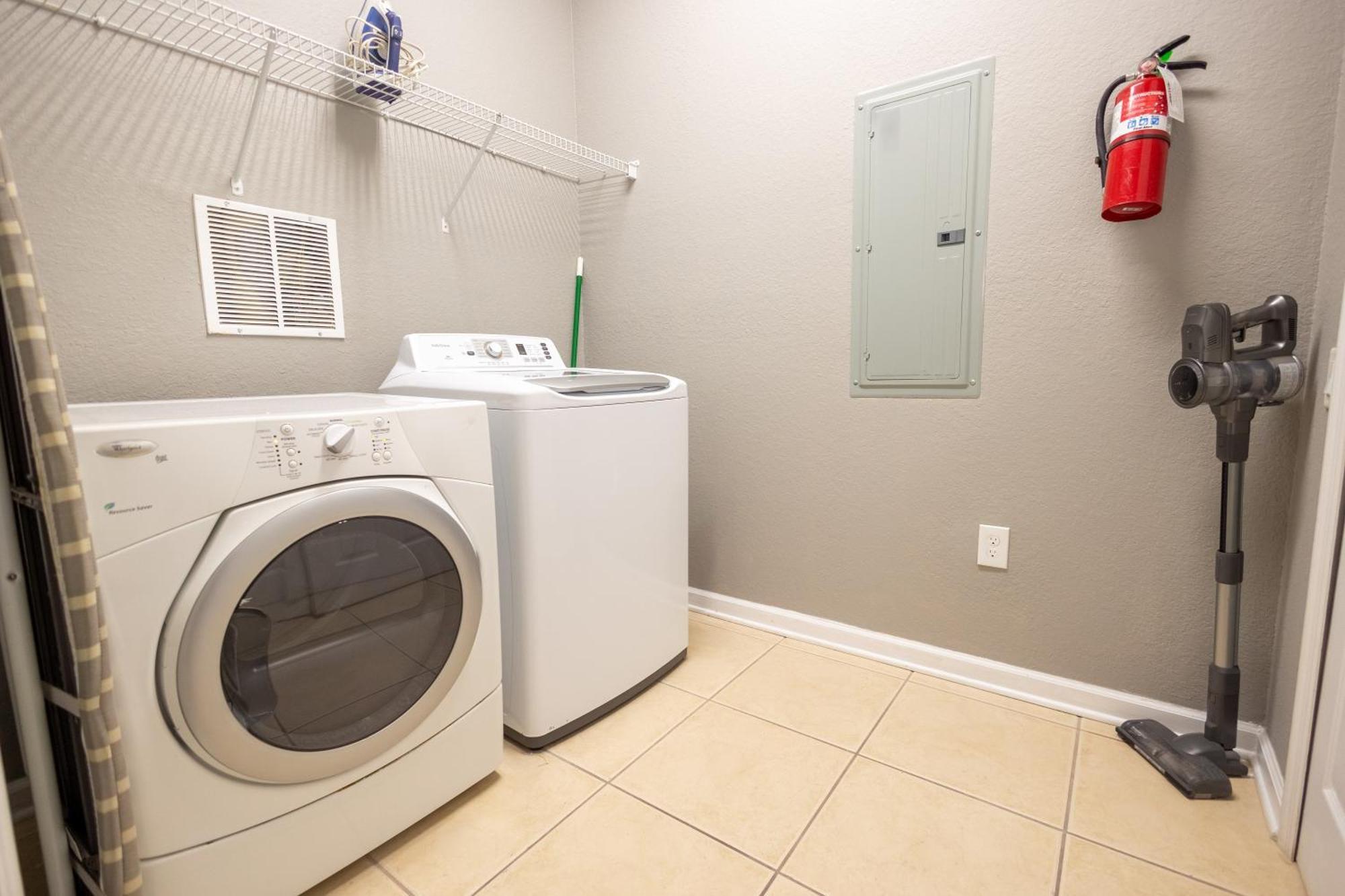 Disney Parks- International Dr - Orlando Luxury Condominium- Fully Equipped - 3Bed & 2 Bath- Exterior photo